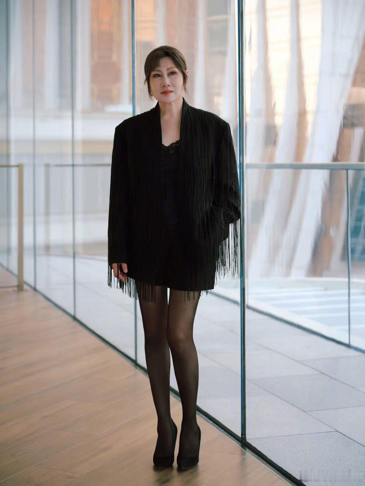 这居然是张凯丽 刷到张凯丽的新造型，这居然是她？完全颠覆了以往的固有认知，这个状