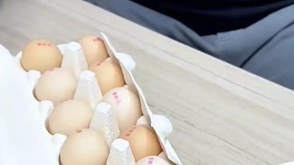 胖东来回应鸡蛋涉色素争议：检测无误将起诉相关博主及平台
         3月1