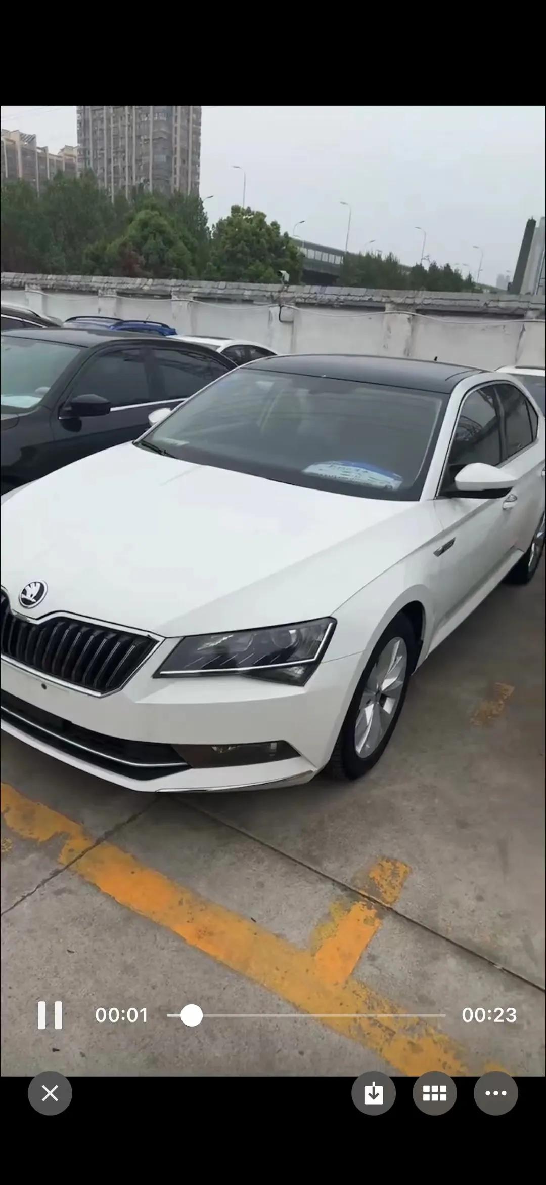 给内蒙古的兄弟又淘了一辆18年的330舒适~
二手速派一直都是B级车里面受欢迎的