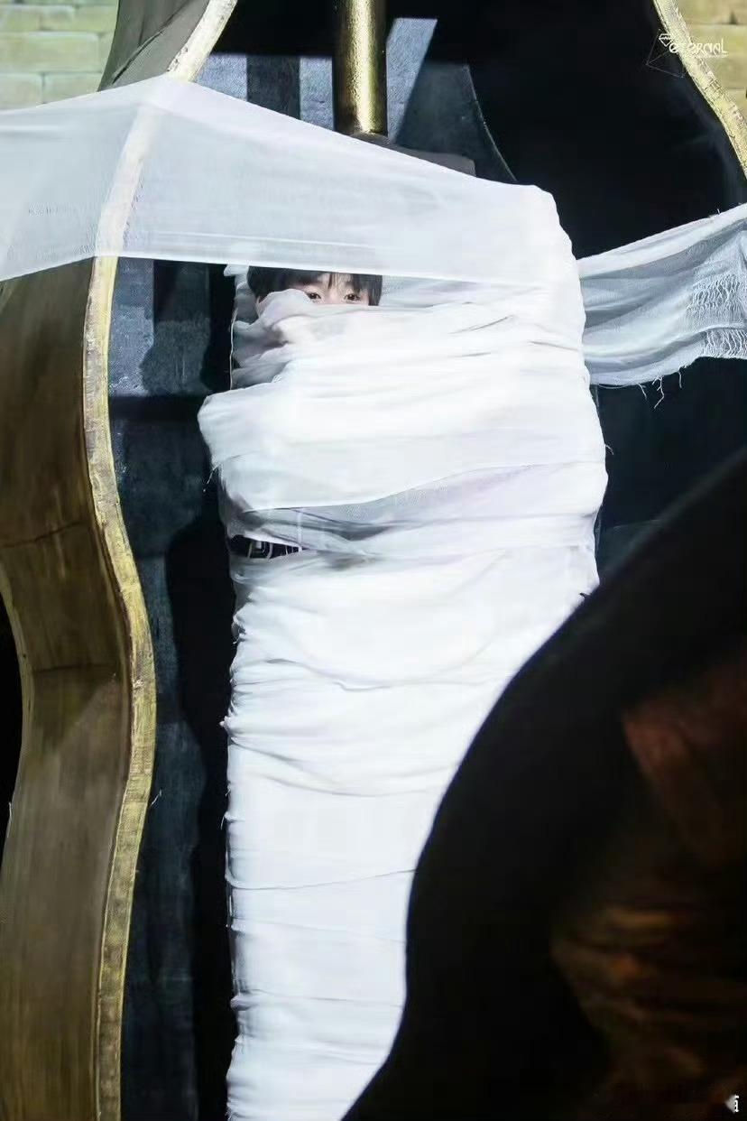 我们丁程鑫小朋友在疯狂的麦咭萌死我了