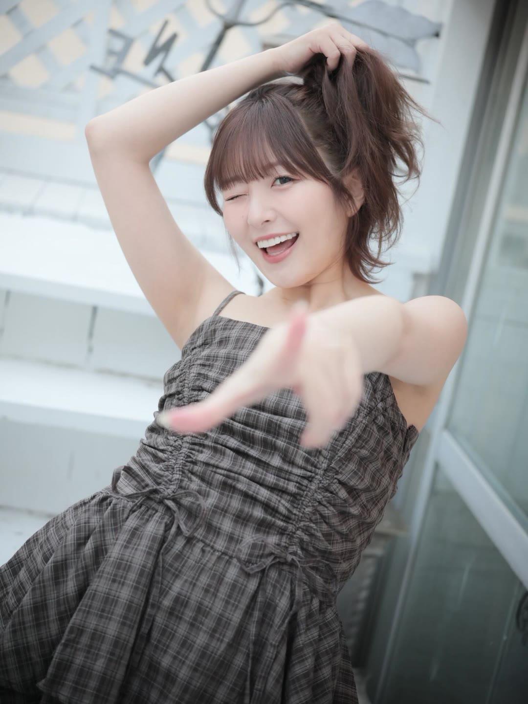 元气少女，阳光灿烂，快乐无限！🌞💃🌸