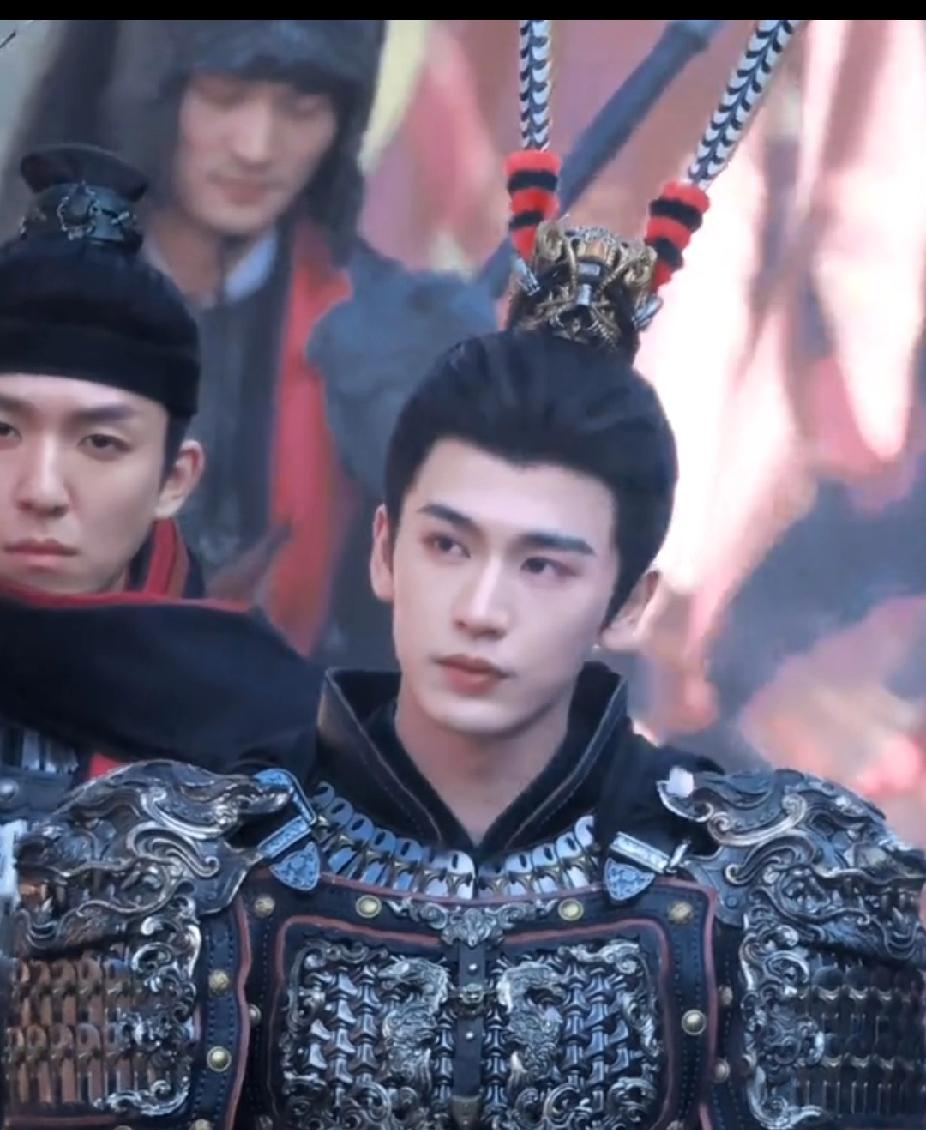 《逐玉》这部戏，剧情不说，各位演员的颜值真的顶，男的帅，女的靓，主打一个养眼，演