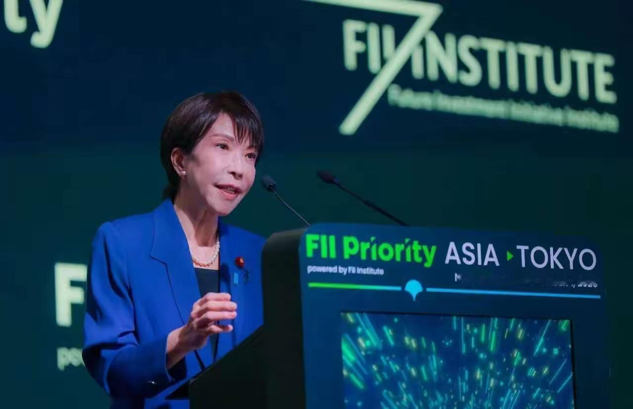 高市早苗“耍无赖式”招商翻车：傲慢遮不住日本经济的虚弱
 
当地时间12月1日，