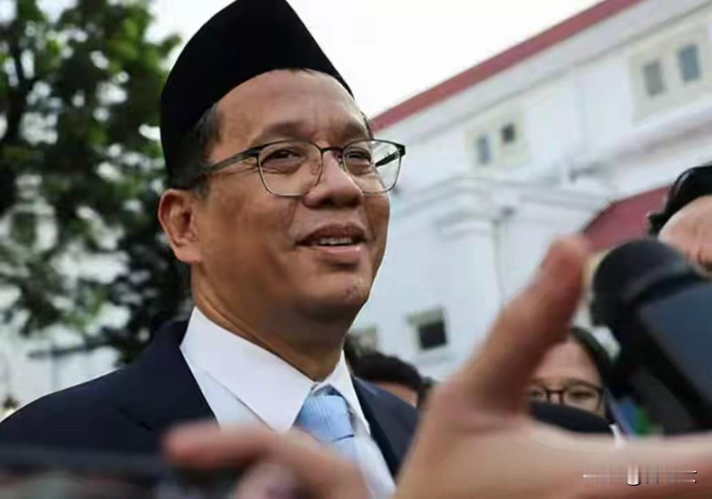 有样学样
伊朗人在霍尔木兹海峡收过航费，第一笔钱已经到账。印尼眼红别人有肉吃，动