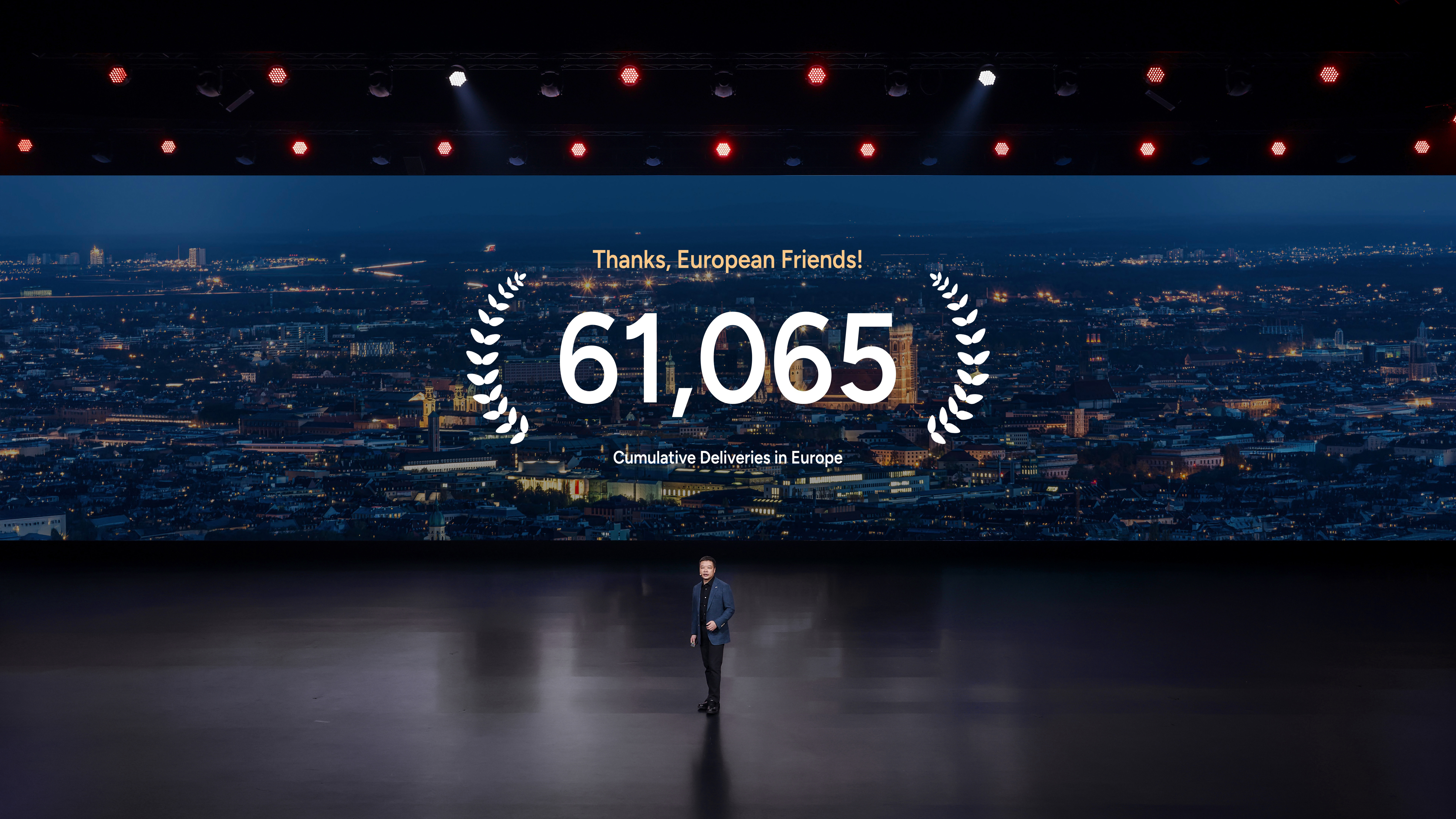 阿鹏在欧洲已经有超6万位车主了何小鹏首次全程英文演讲小鹏MONAL03全球发布会