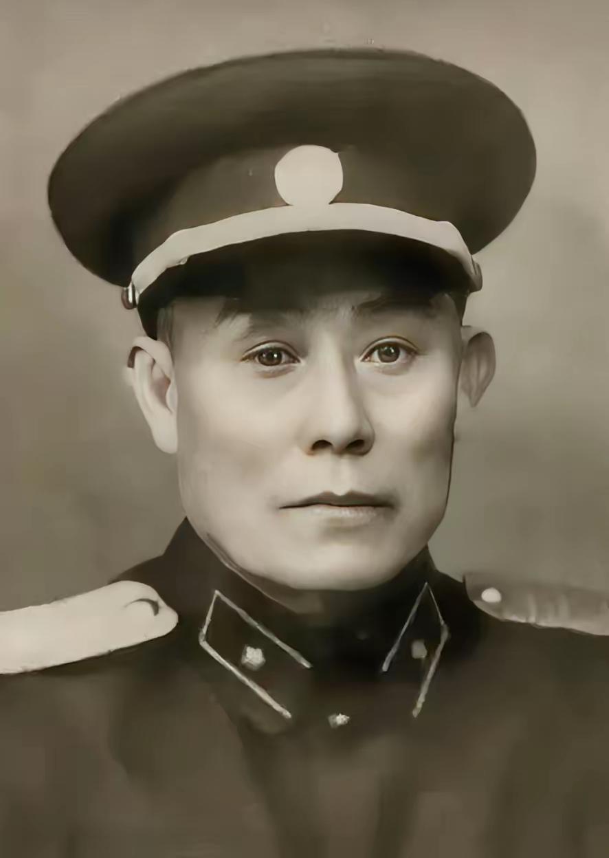 1974年，82岁的开国少将史可全住院，看到隔壁的彭德怀双目紧闭，面无血色，他猛