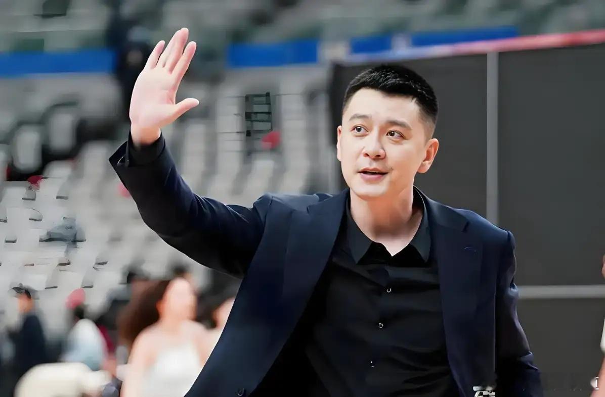 辽宁队以64-96狂输给广厦队32分，遭到了一场溃败。输的原因只有一个:夹击持球