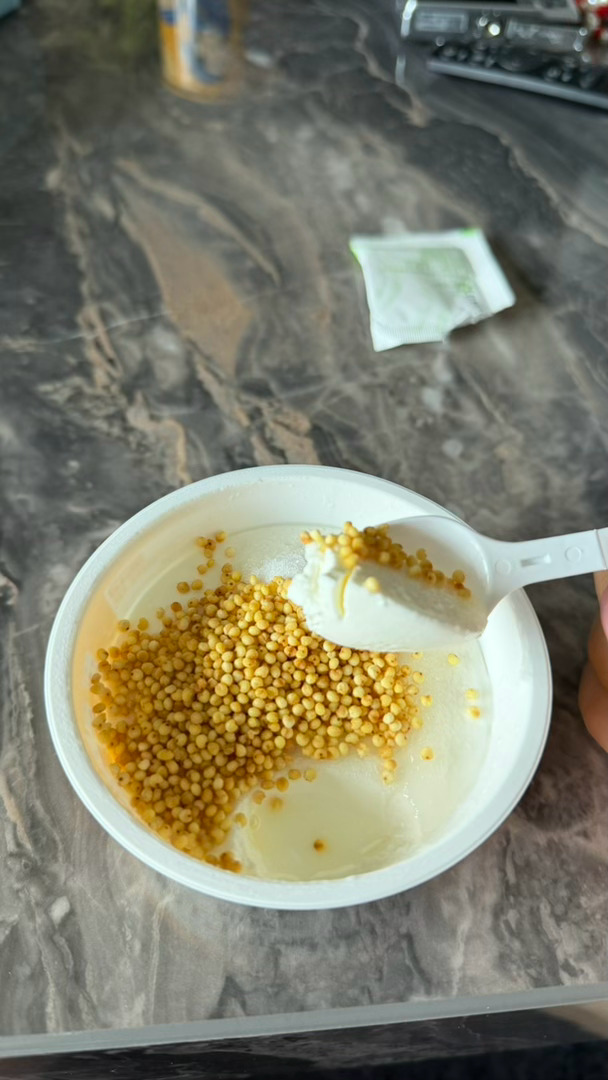 吃完减脂餐，又吃了很多小零食 