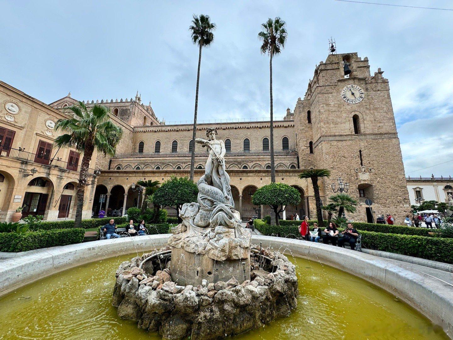 世界遗产蒙雷阿莱大教堂（Monreale Cathedral），正式名称为“圣母