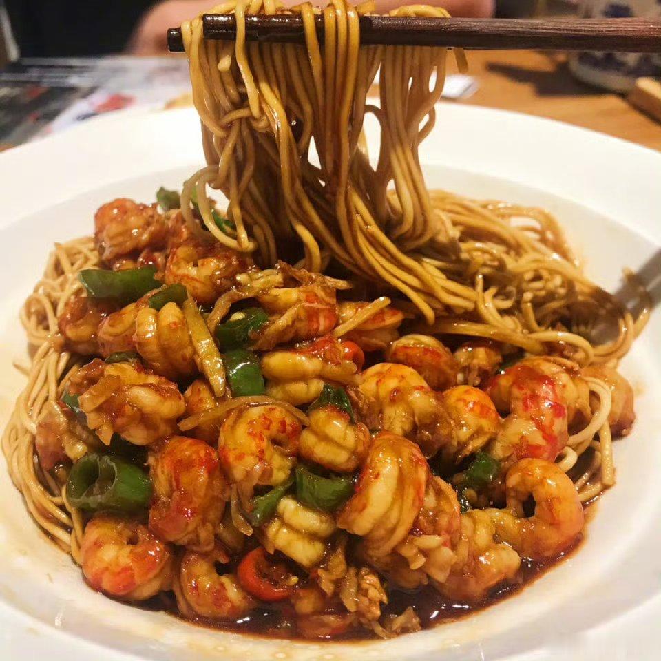 馋师 早上好呀，又是炎热的一天，大家注意防暑降温，记得好好吃早饭 
