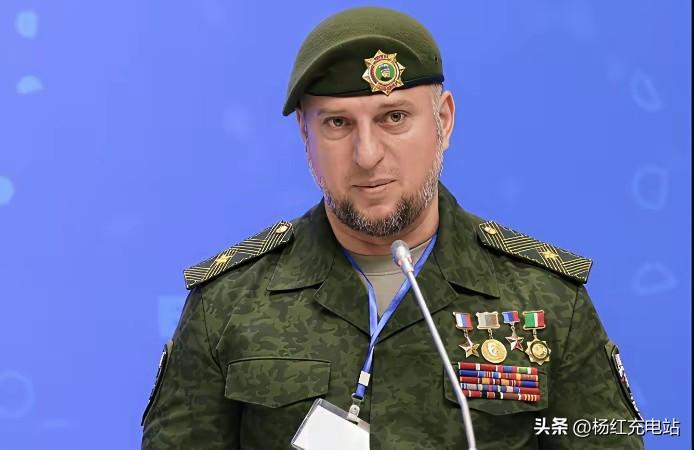 最残酷的俄乌真相：十万将士暴尸荒野，200万青年宁愿通缉也拒赴战场
 
俄乌冲突