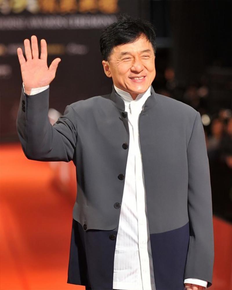 收藏家，马未都说，做一个行业的大哥，没有这么容易，成龙就是娱乐圈大哥，他精细到什