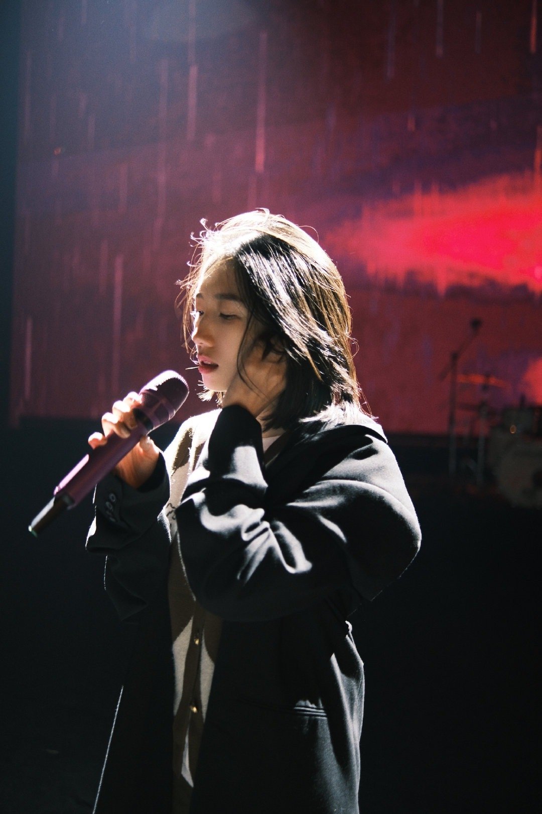 #孟美岐[超话]##孟美岐成都抓马至燥音乐节# 早上好，是被孟美岐帅醒的一天！今