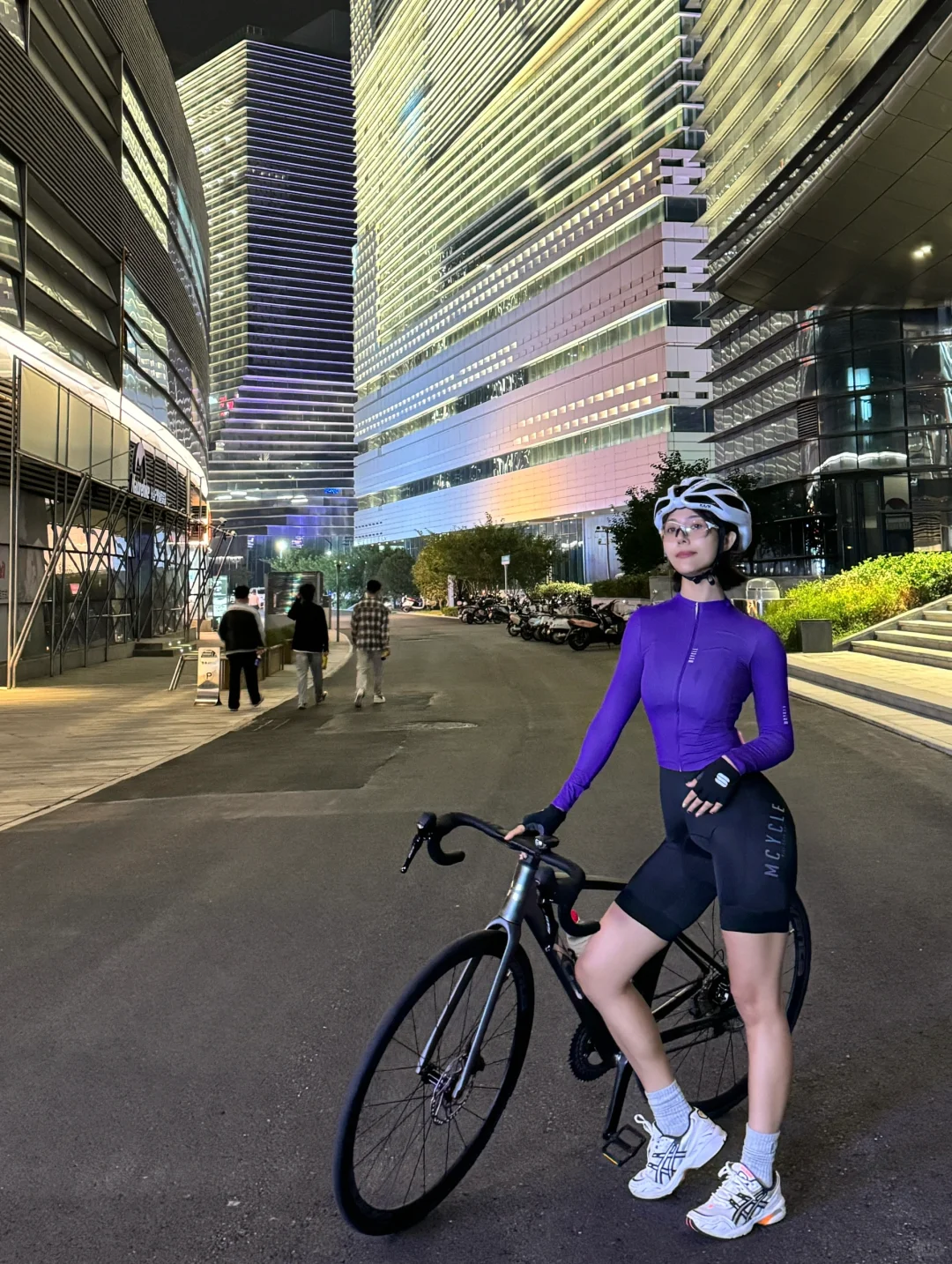 郑州金融岛上画圈圈