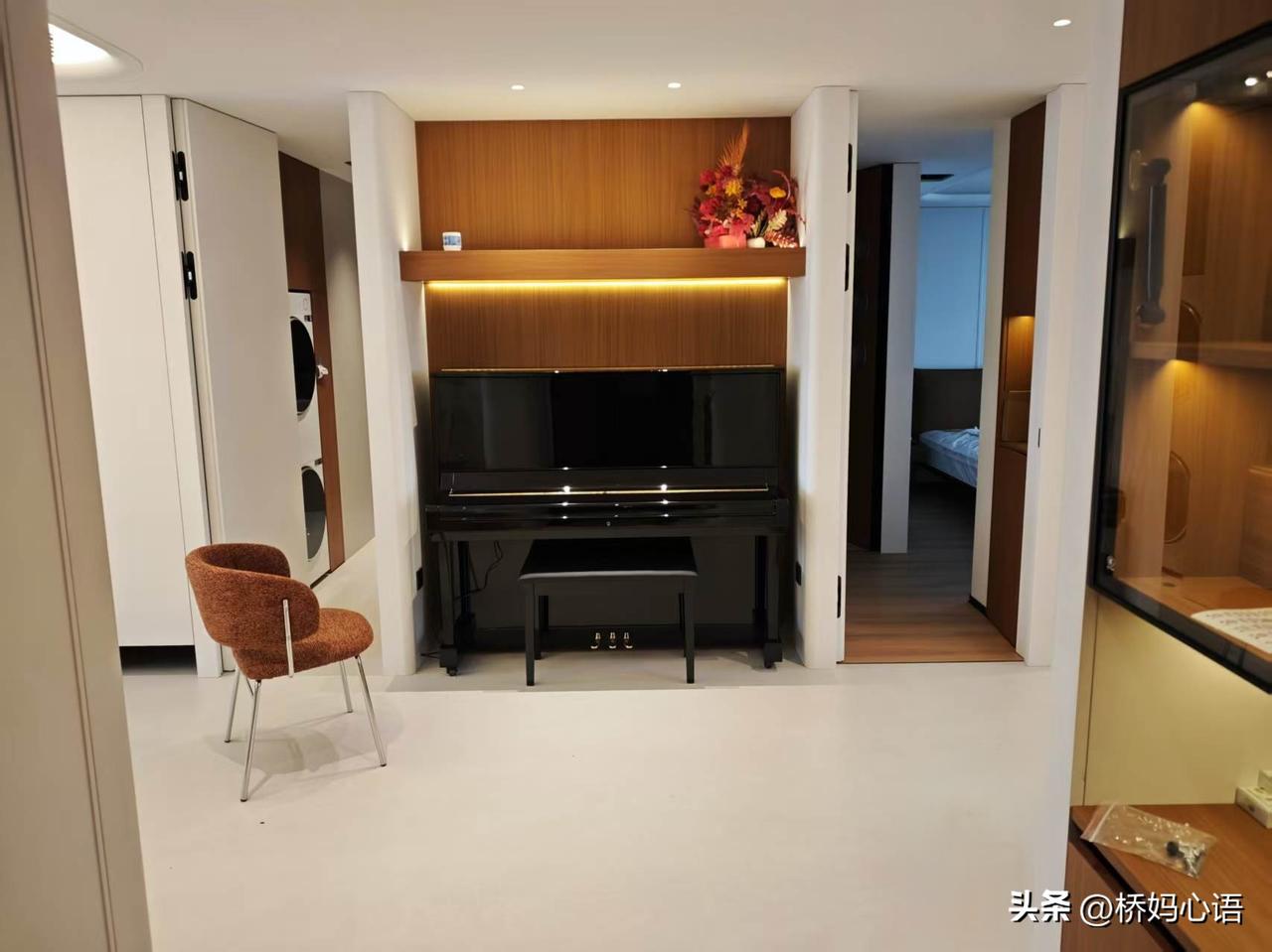 儿子的钢琴终于买到手了，居然省了好几万，我都有点不相信。

儿子的新房装修完了，