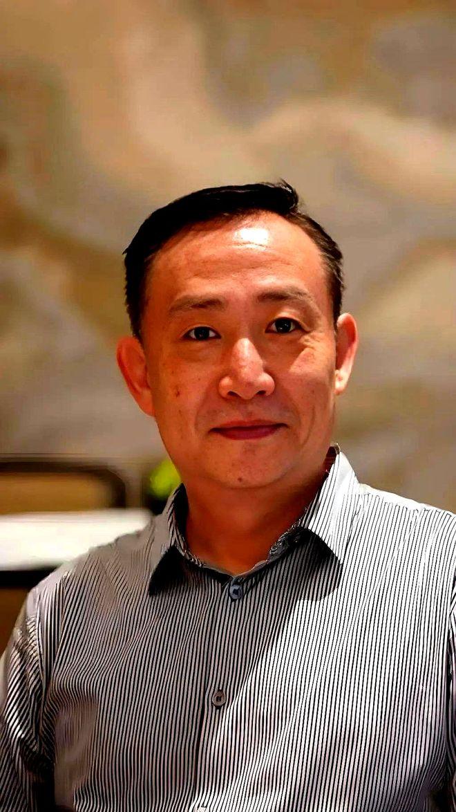 东方大国的学者卢麒元，近日在北京公开发声。他提出了一个惊世骇俗的主张：“立法者每