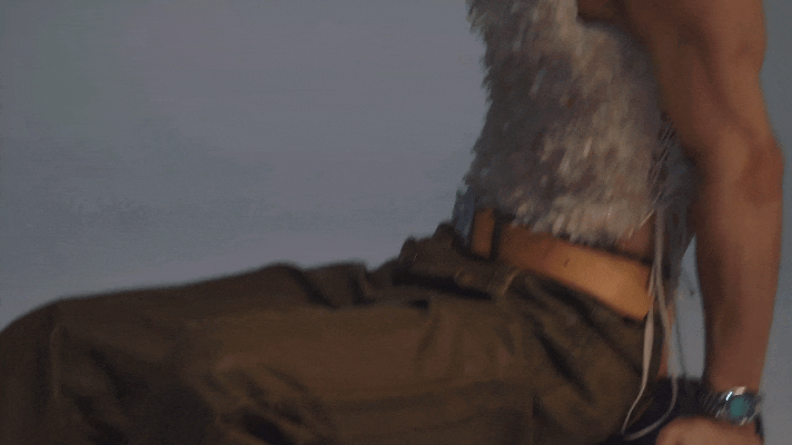 这个身材太好品了宋威龙被缠触发关键词宋威龙被绑文学