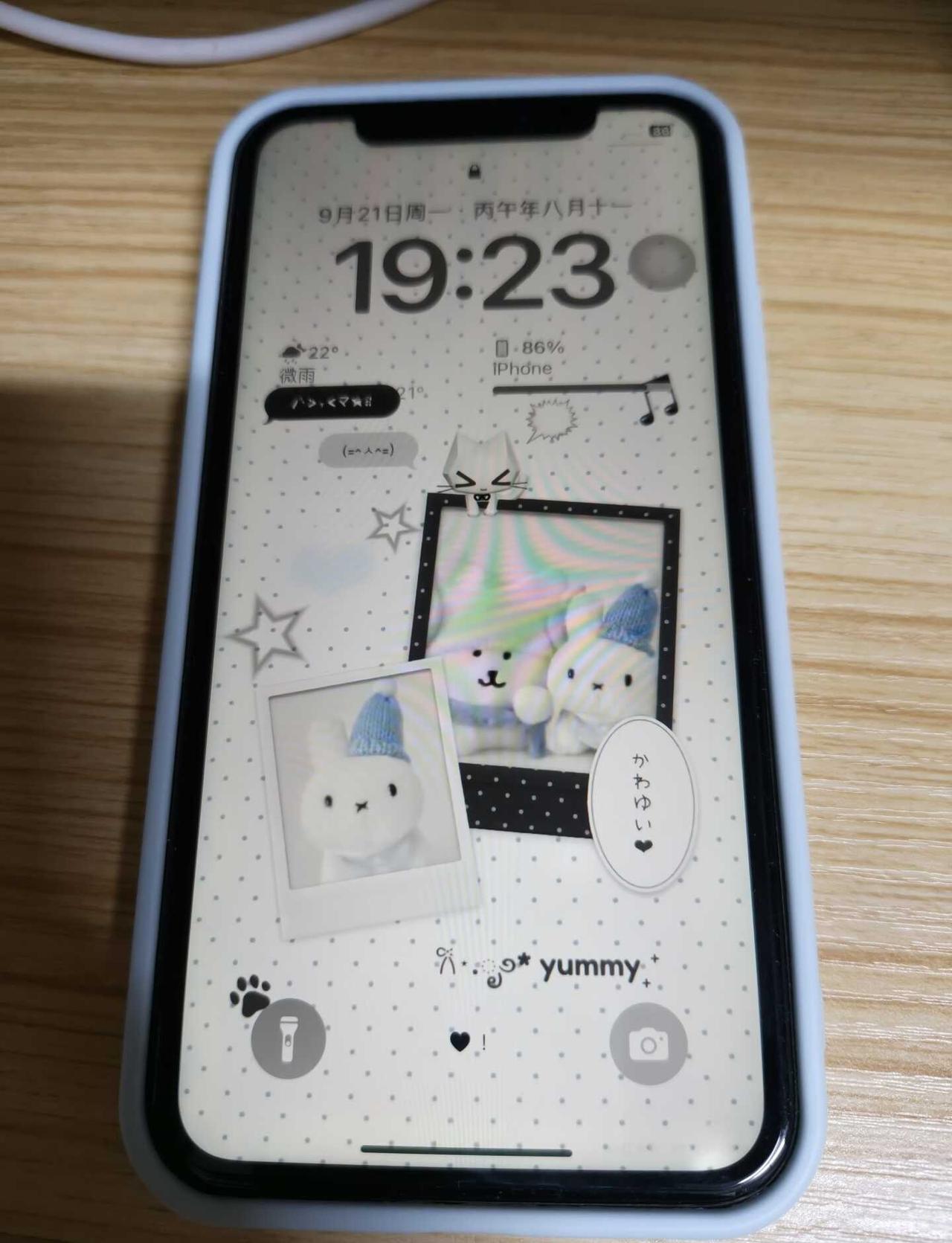 出一台苹果xrWiFi机 ，128g白色 全原装 电池76%价格私聊我的手机 X