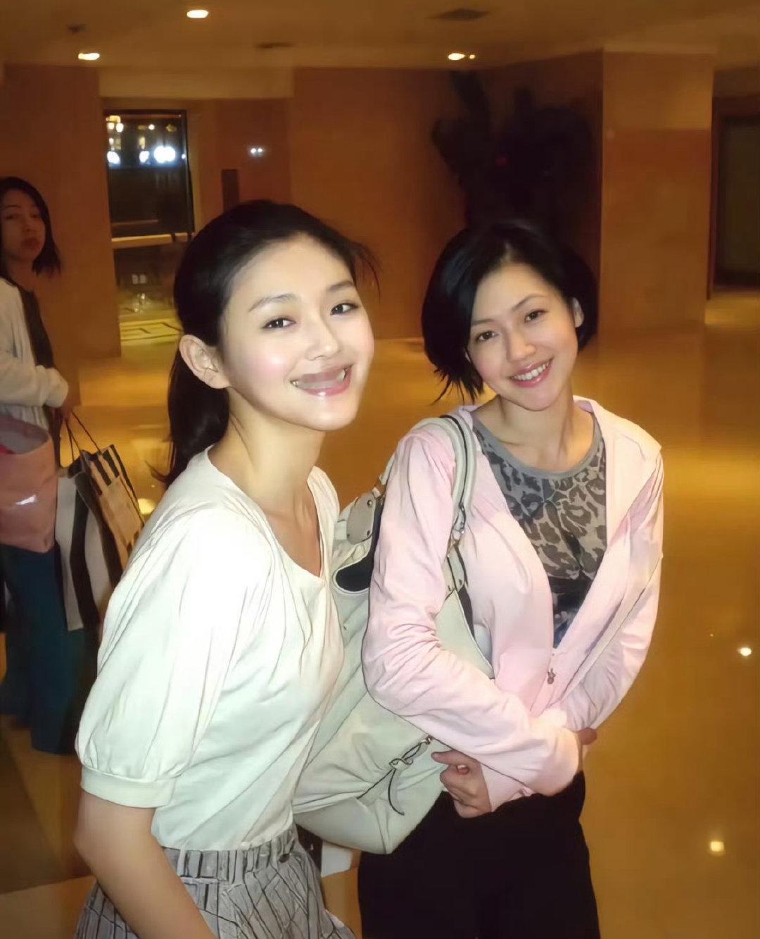 小S想姐姐了亲人的离去是一辈子的潮湿，何时何地想起那个最亲的家人还是会哭会流泪！