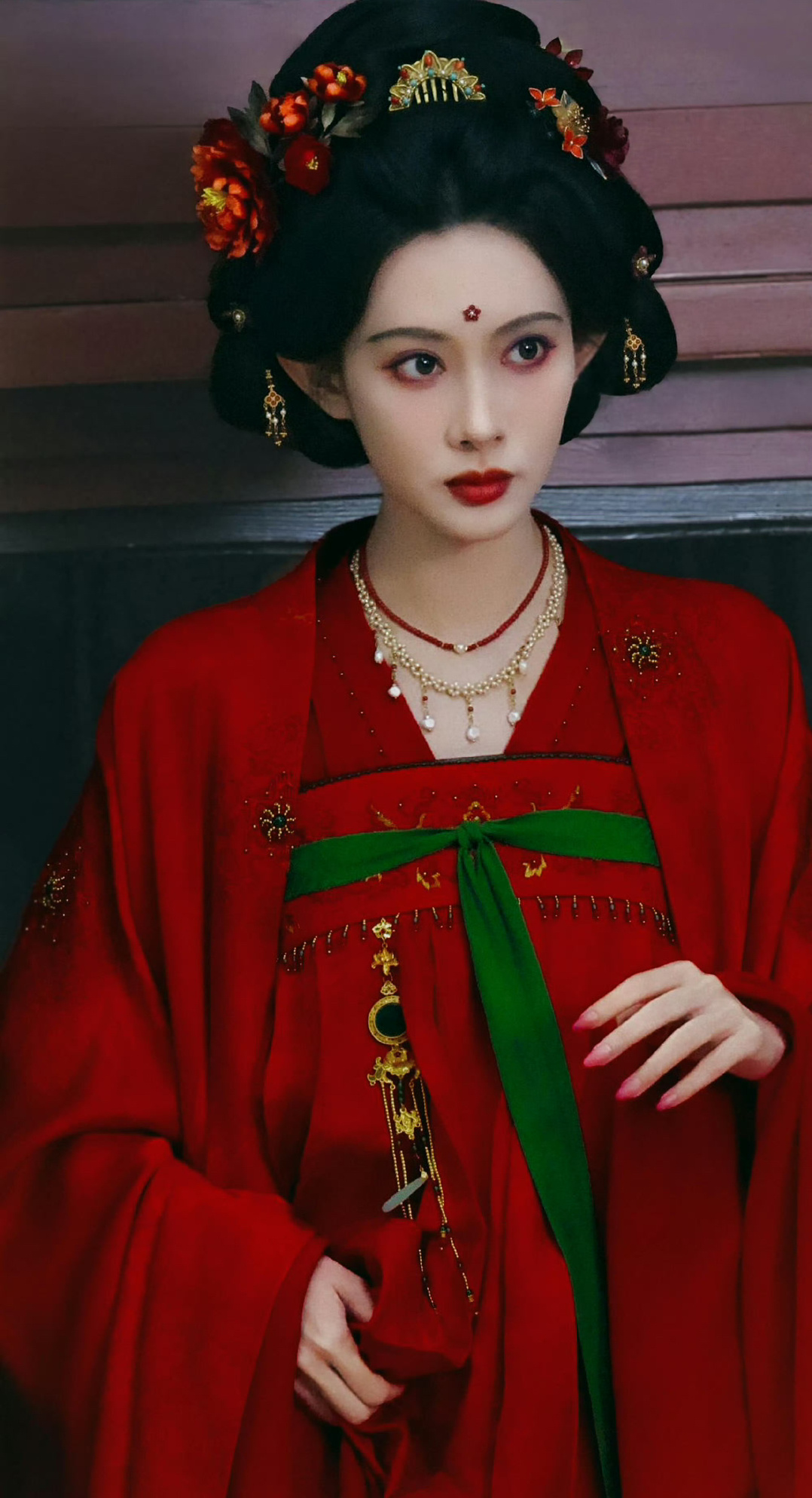 孟子义《尚公主》暮晚摇红衣路透，美得明艳大气！！[羞嗒嗒] ​​​