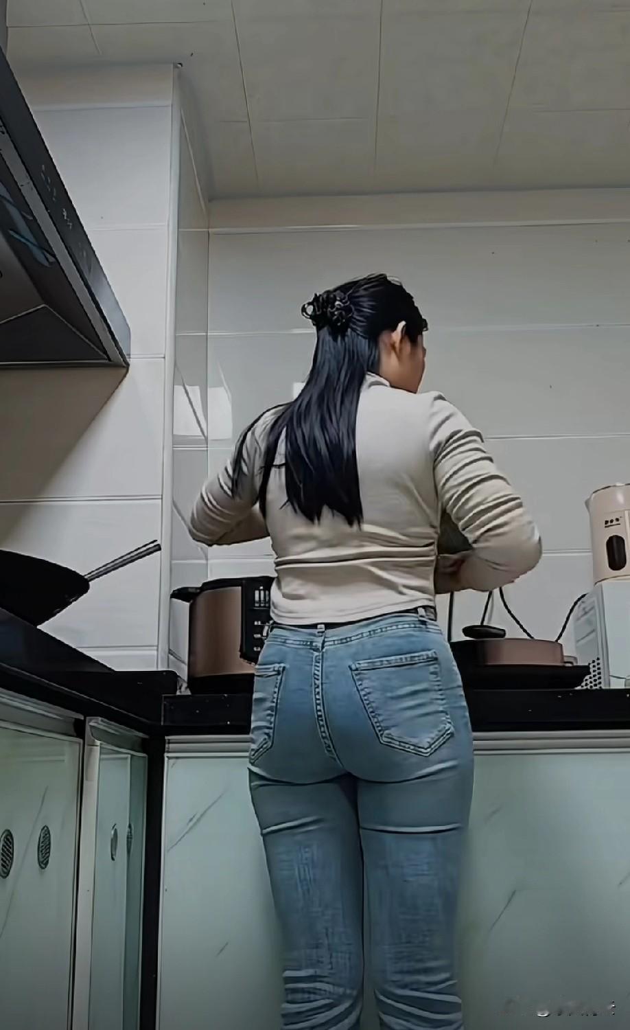 我们常把“与人为善”看作对他人的馈赠，却忽略了它首先是对自我内心秩序的温柔构建。