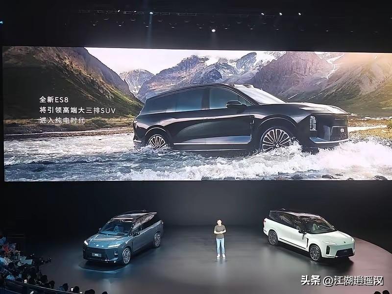 比亚迪闪充、蔚来换电正面交锋，本质是新能源补能两条路线的博弈。比亚迪主打5分钟极