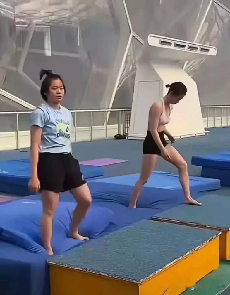 全红婵输给陈芋汐不是技术和心态的问题，身体发胖是致命“伤”，从她和陈芋汐的身形对