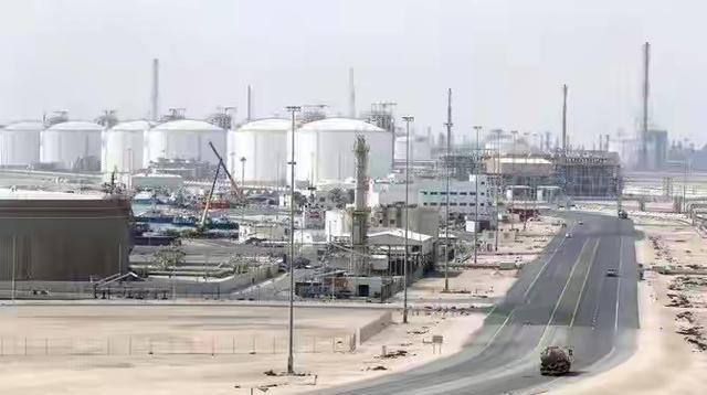 伊朗再出手，3月18日对卡塔尔和沙特的油气设施发动了袭击！
以色列对伊朗南帕尔斯