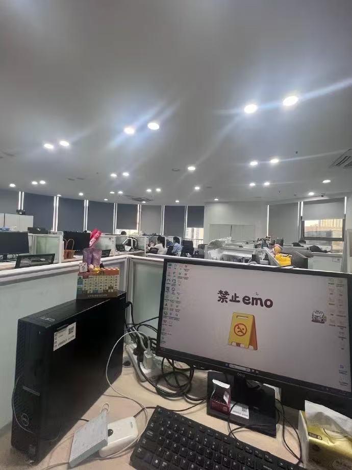 昨天来两个面试的
一个42岁，有十几年的相关工作经验，一看就是那种“把坑都踩过一