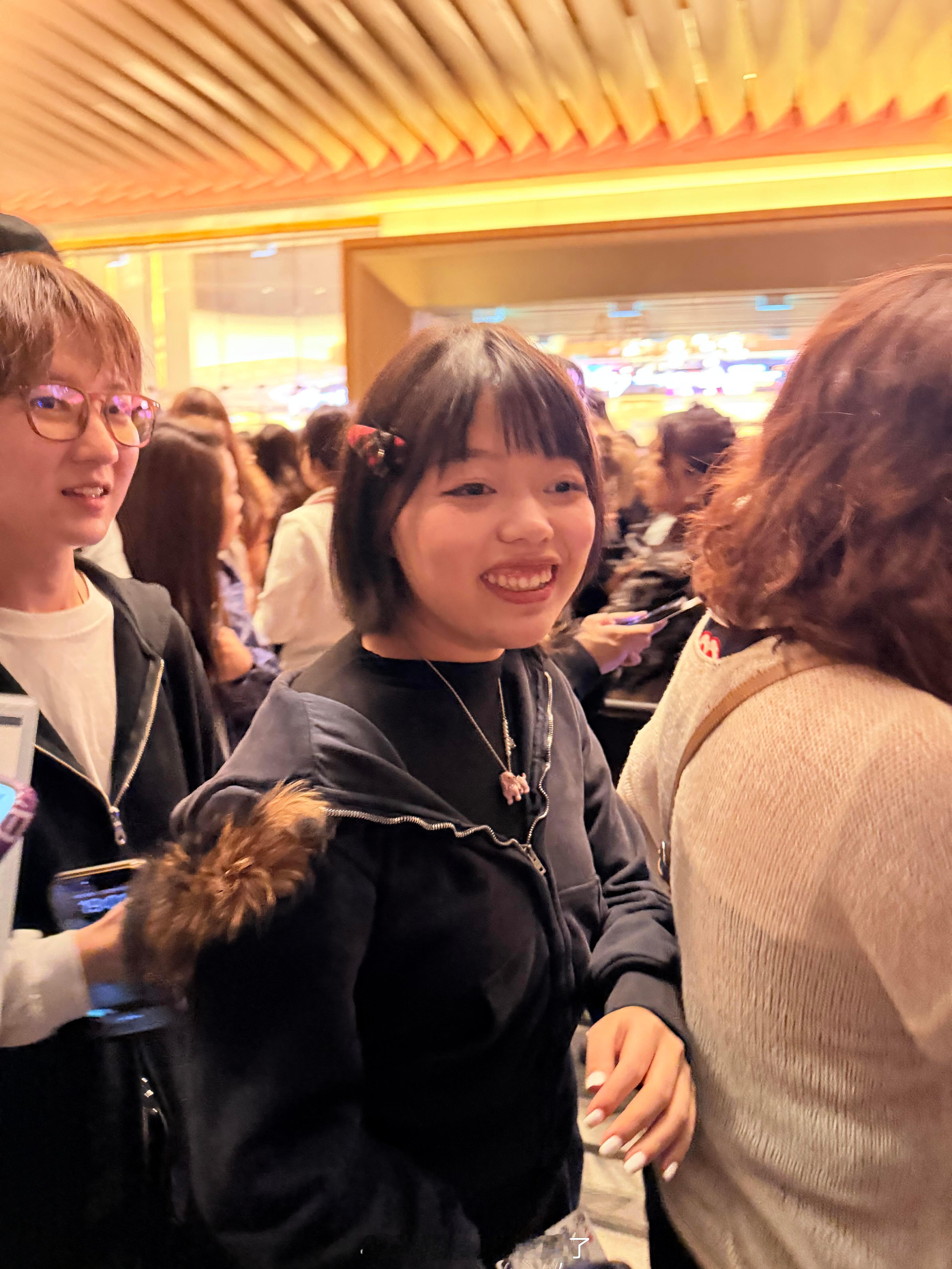 厚本昨天也去王鹤棣演唱会了，赵露思粉丝又不满意了