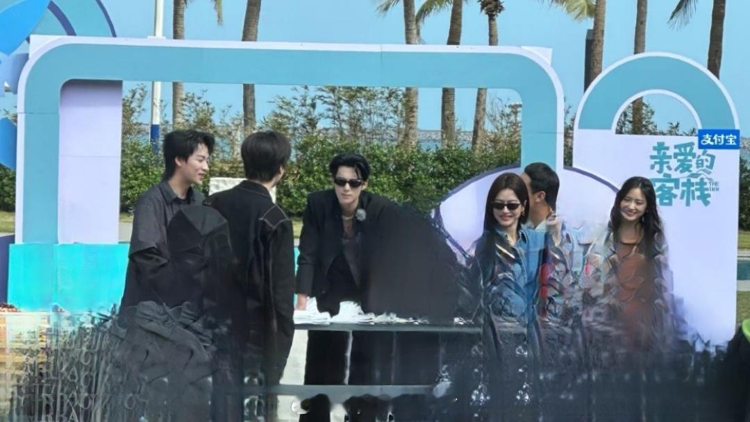 《亲爱的客栈4》先导片今天海口开录王鹤棣、秦岚、沈月、徐志胜、吴泽林、张宸逍（王