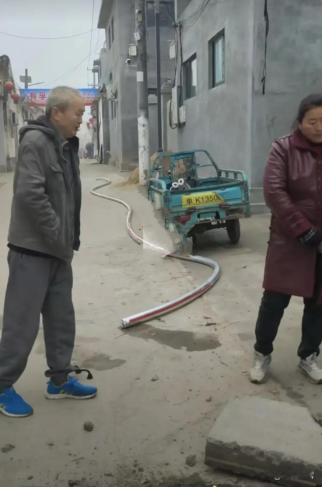 找大衣哥借钱的老头借到钱了没有？很疑惑，那么多的有钱的人你怎么不去借，据说是从吉