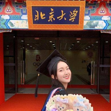 北大毕业去演短剧，不是疯了，是醒了。杨睿在社交平台的自述视频里说，刚入行时被人质