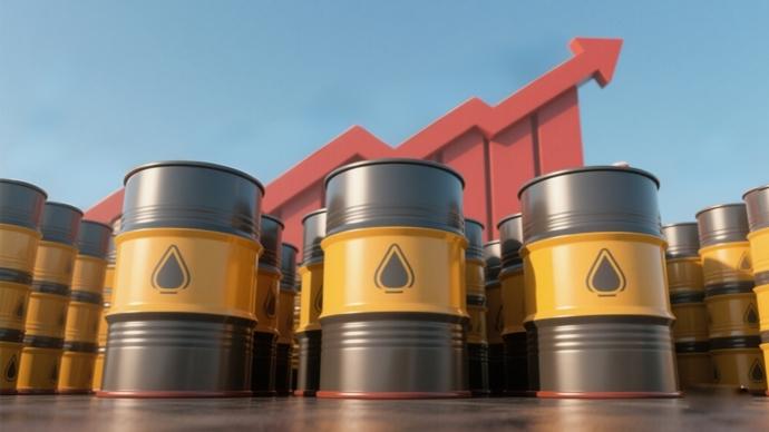 特朗普睡了，世界终于清净了。从昨晚开始，由于这位美国总统的胡言乱语，全球投资市场