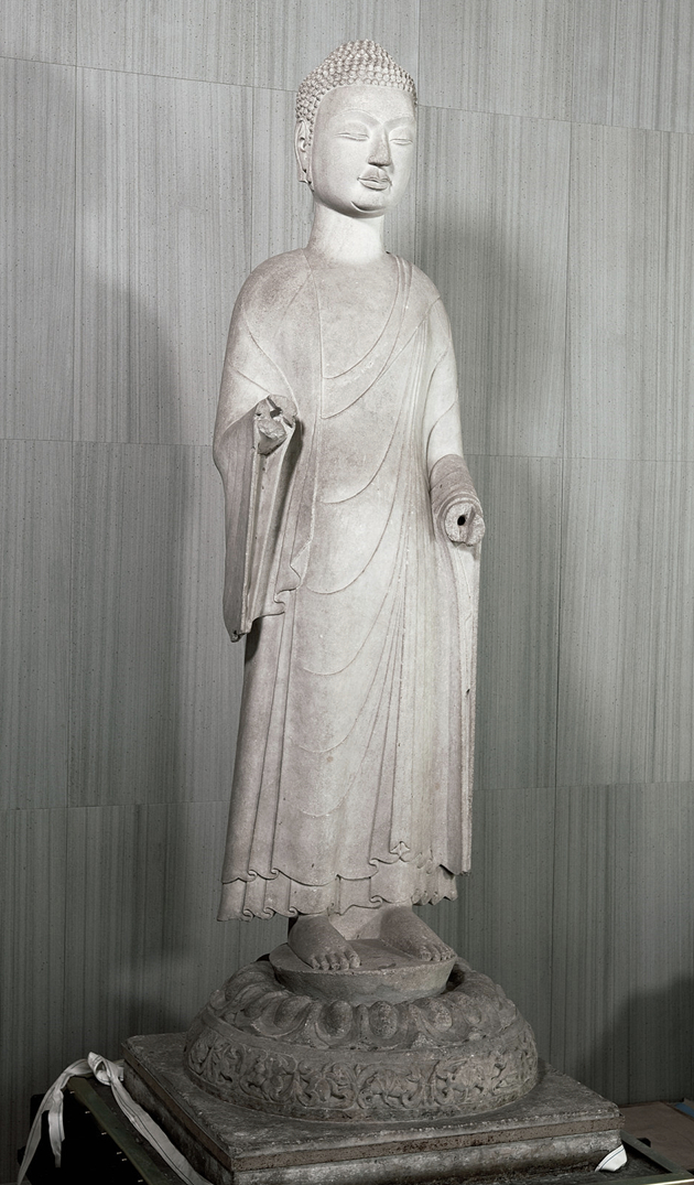 日本根津美术馆收藏的北齐 如来雕像 