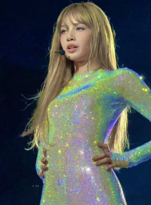 “真正的建模身材才敢穿的连体衣”lisa ​​​