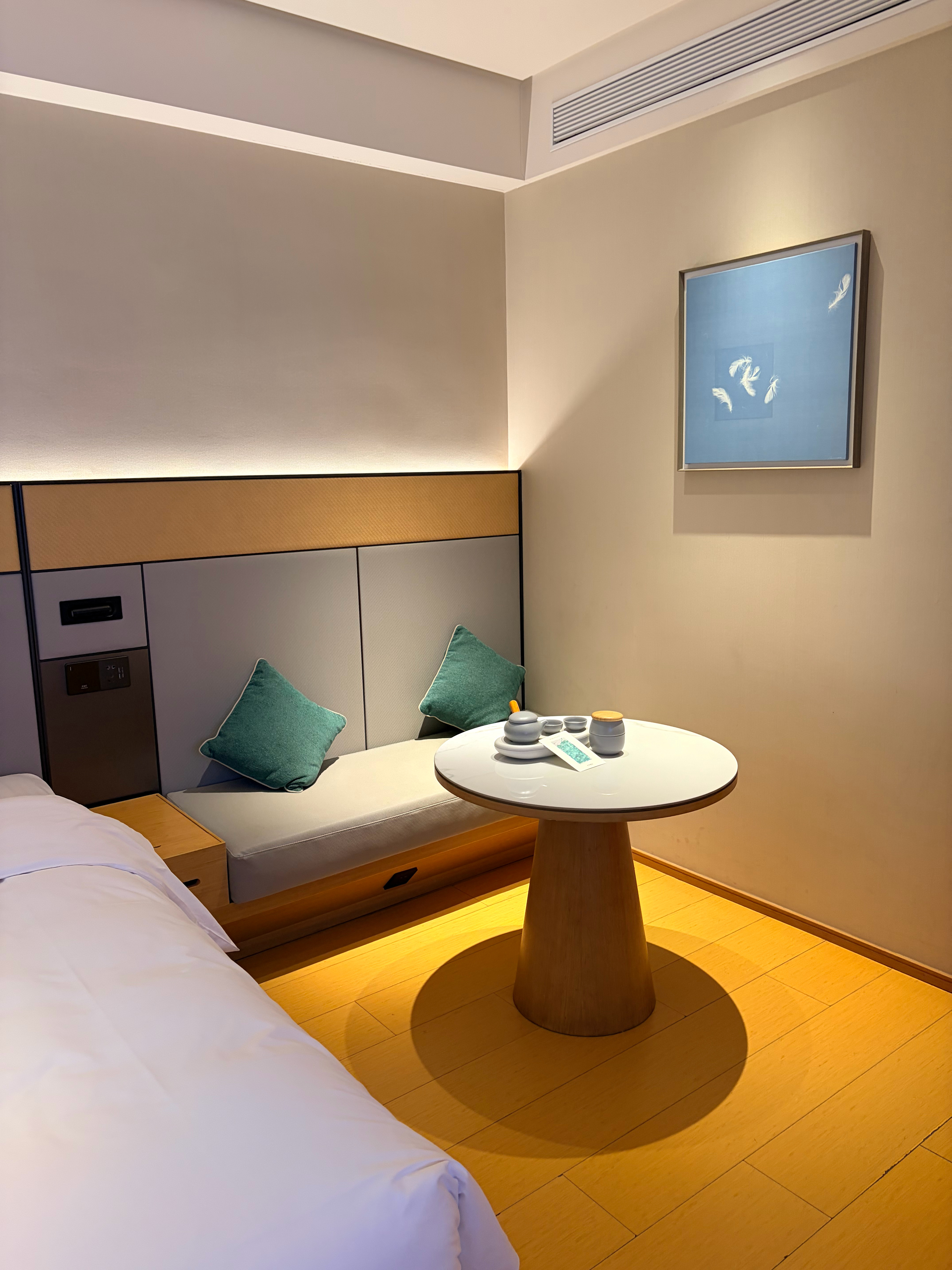 出来第四天终于住上全季了，280 一晚，舒服。希望每个城市都有一家全季。 泸州