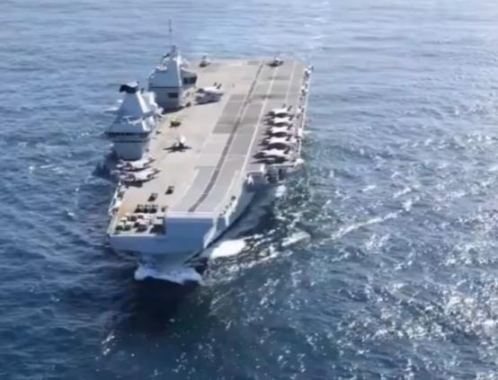 最新国际速报：“撕破脸闹翻天”英舰穿越台海“卑鄙无耻”。
 
英国政府里头最近吵