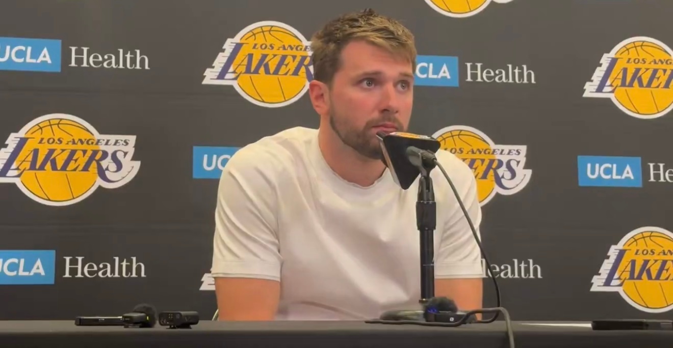 东契奇评价阿德巴约：“那真是太棒了。83分，不错。祝贺他。” 