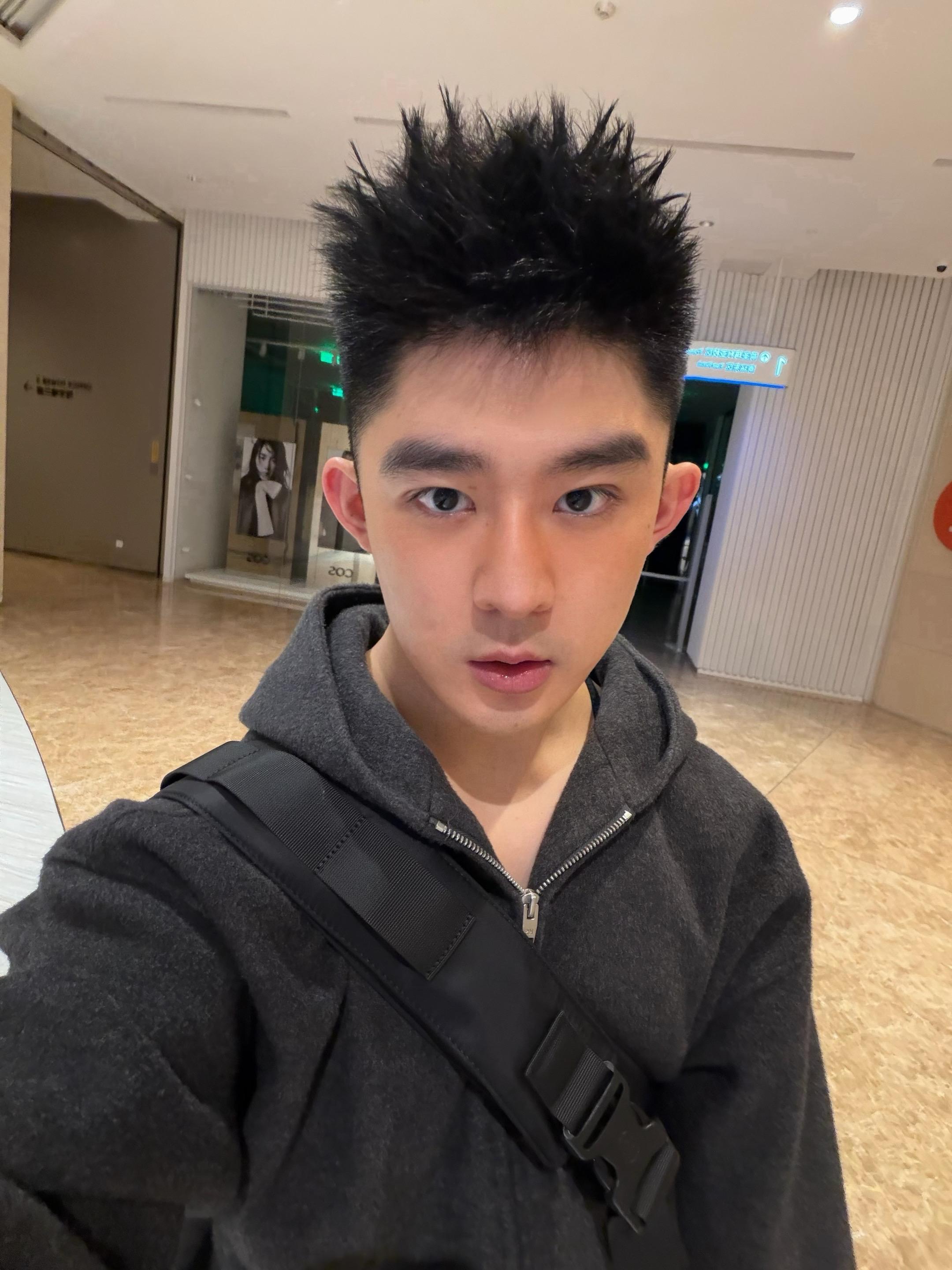 萌俩烧健身完了。