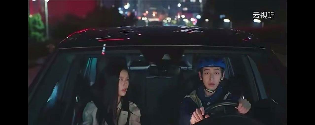 彭昱畅新剧刷屏，一个“神仙公司”被演活了：不加班、发股份、全球旅游，老板把所有员