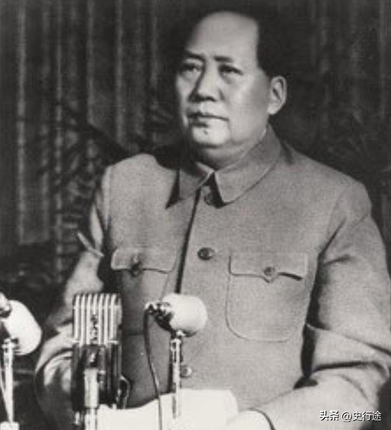 毛主席一生，有两大遗憾，难以释怀。
第一个、对亲爱儿子毛岸英的思念。
第二个、台