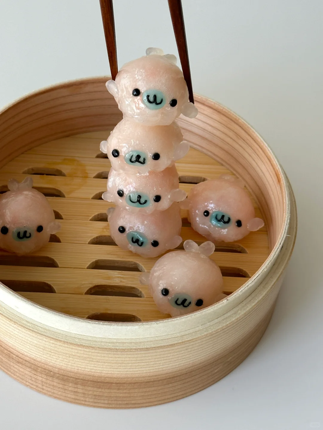 可以吃的捏捏～迷你豆芝麻水晶虾饺