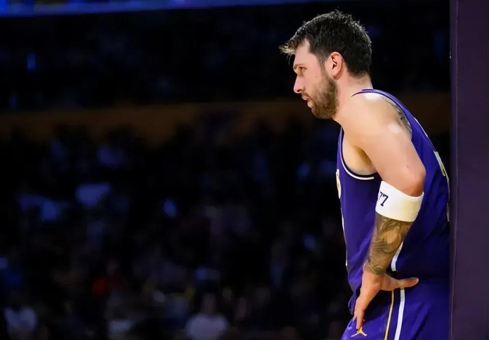 洛杉矶湖人球星卢卡-东契奇（Luka Doncic）最近接受了记者的采访，他也谈