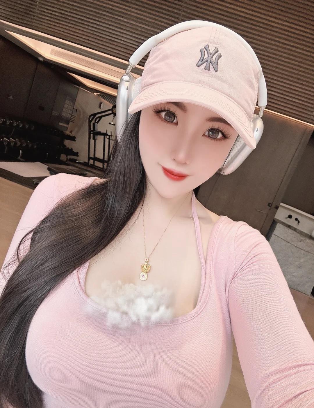 Lulu健身穿搭🌸
健身穿搭 运动也要穿好看 瑜伽服 瑜伽裤穿搭 健身不停歇 