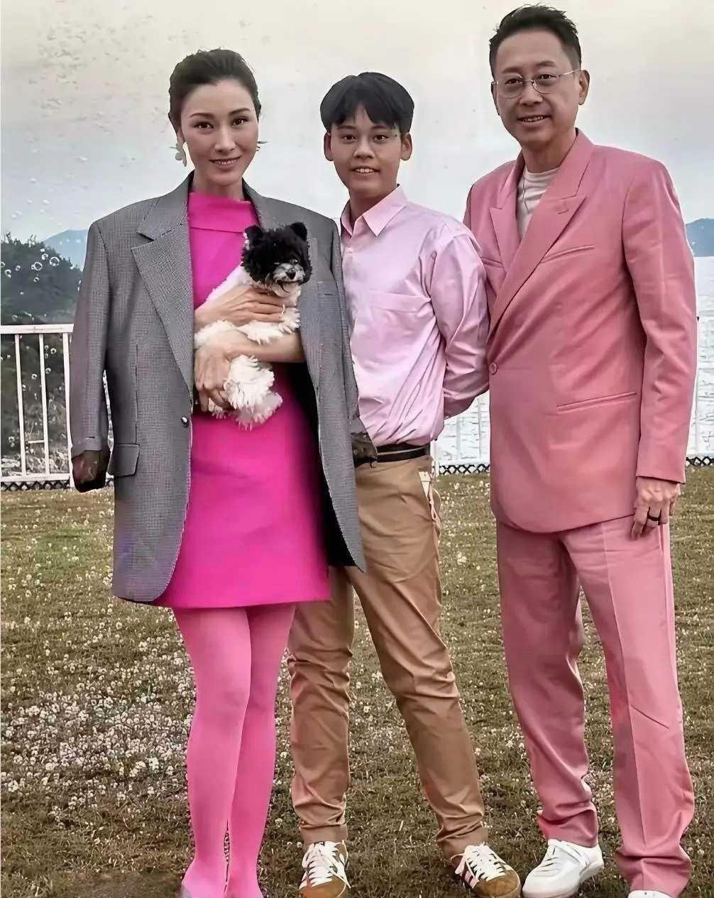 李嘉欣穷极一生打造的美貌神话，都被她儿子给打碎了 