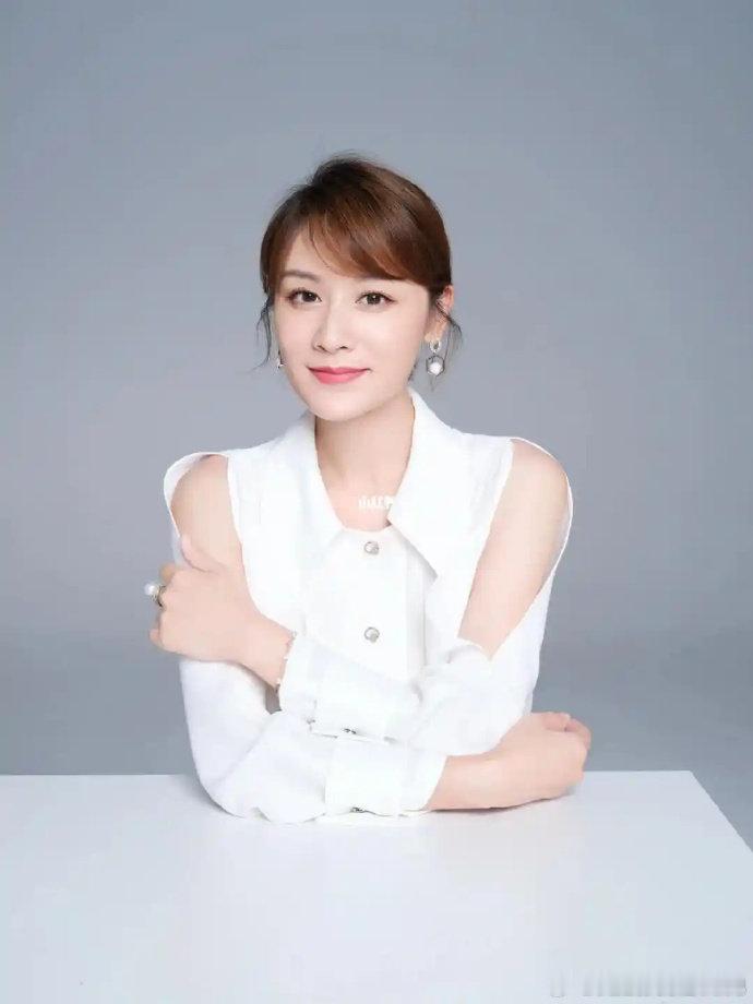 逆战赔笑五队长乘风2026姐姐们也太有梗了吧，赔笑表情包直接拿捏，可爱又好笑? 