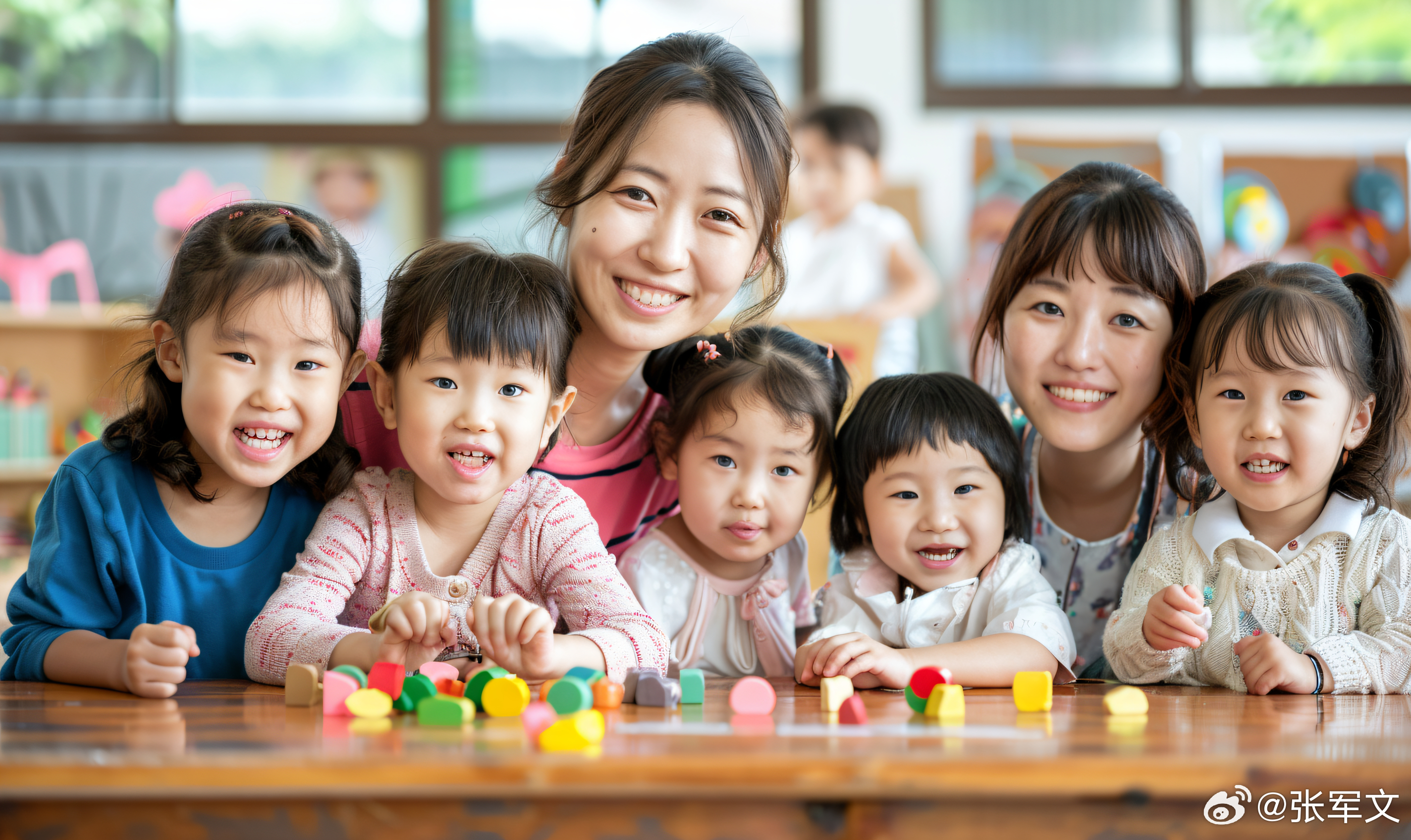 志愿者365   2. 加强线上线下互动。设计线上线下相结合的志愿服务活动，加强