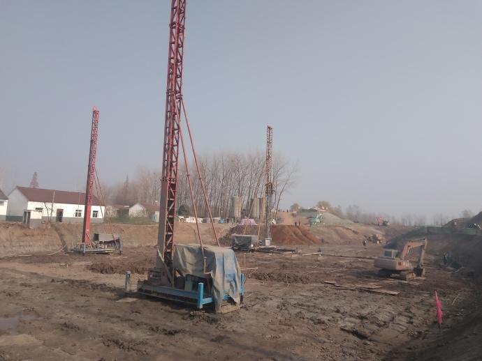 冬修水利，大干快上。