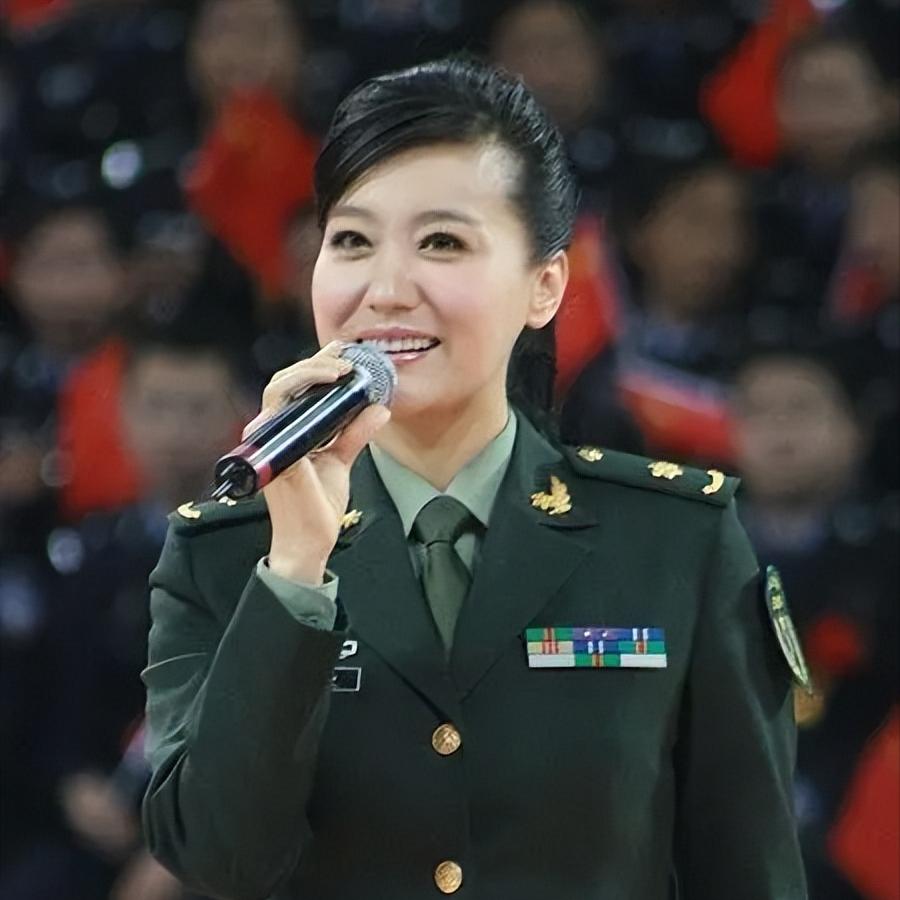 歌唱家，谭晶，上大学的时候，参加了许多歌唱比赛，记忆最深的，是一个亚洲区比赛，读